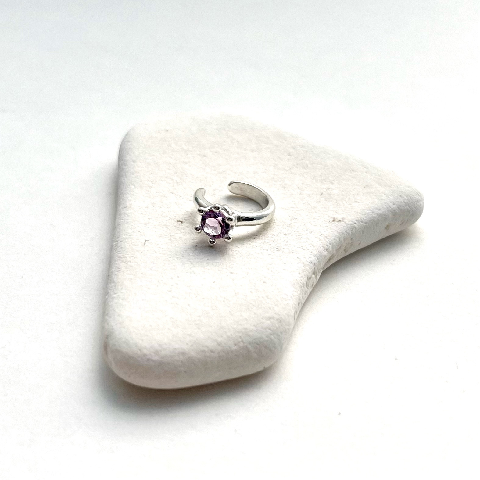 ひと粒石　イヤーカフ　アメシスト　アメジスト　天然石　シルバー925　片耳