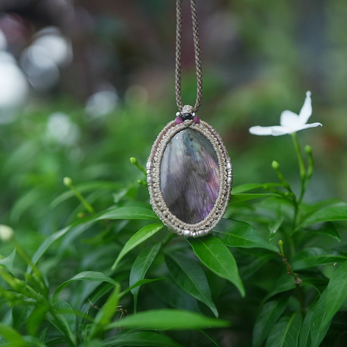 紫ギラリ☆パープルラブラドライト マクラメネックレス1725 ネックレス