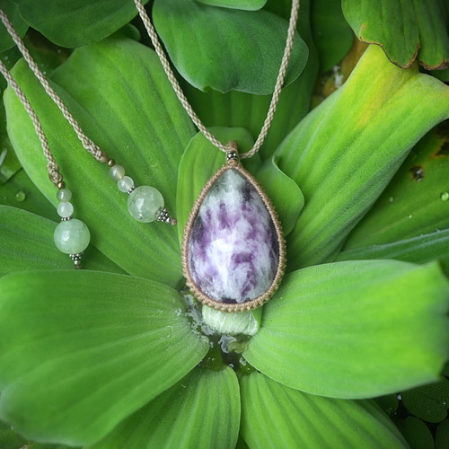 湧き出る紫☆大粒☆エンジェルフェザーフローライト マクラメ