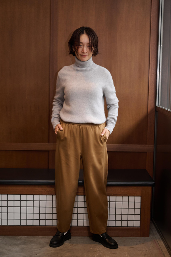 楽チンな履き心地が叶う　ボンディング生地パンツ　テーパードパンツ　キャメル色　241019-1 13枚目の画像