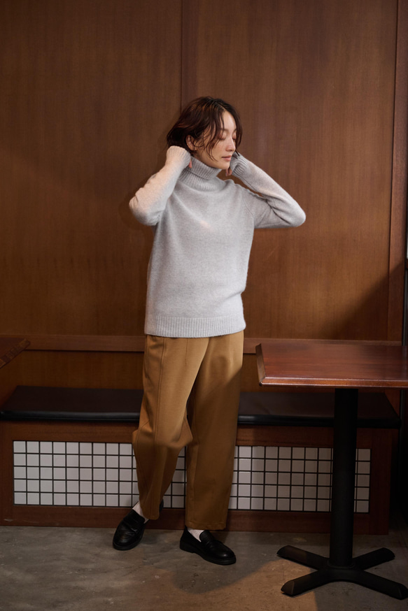 楽チンな履き心地が叶う　ボンディング生地パンツ　テーパードパンツ　キャメル色　241019-1 6枚目の画像