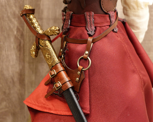 ベリーダンス ソード　サーベル（湾曲刃・革鞘付き） ベリーダンス ソード サーベル（湾曲刃・革鞘付き）