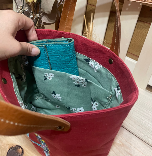 柴犬とアルファベット刺繍の小さめトートバッグ 3枚目の画像