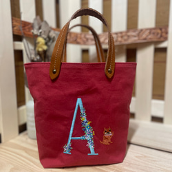 柴犬とアルファベット刺繍の小さめトートバッグ 1枚目の画像