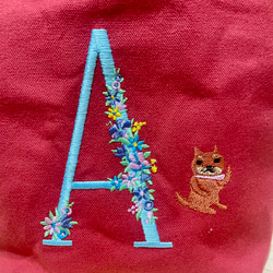 柴犬とアルファベット刺繍の小さめトートバッグ 2枚目の画像