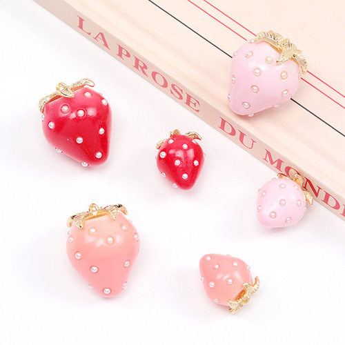 A866 6個 いちごチャーム 樹脂製イチゴチャーム かわいい
