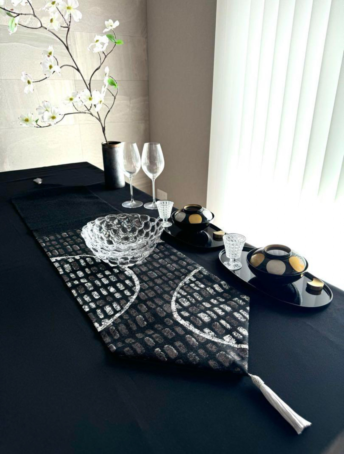 ◼︎766◼︎袋帯 正絹 幾何学模様 タッセル付き！テーブルセンター(131cm)