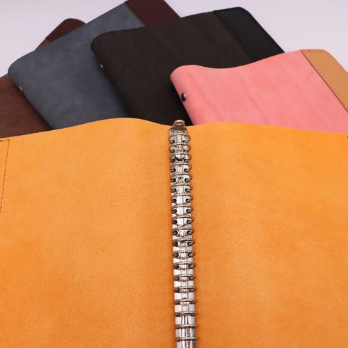 オイルワックスヌメ革 赤 レザーカバー、B5 26穴バインダー付 オイルワックスヌメ革 赤 レザーカバー、B5 26穴バインダー付