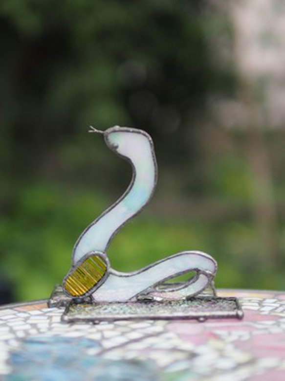 干支シリーズ「巳」ステンドグラス、白蛇、置物、ガラス、巳年 8枚目の画像