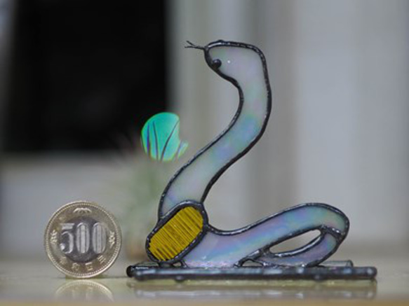 干支シリーズ「巳」ステンドグラス、白蛇、置物、ガラス、巳年 7枚目の画像