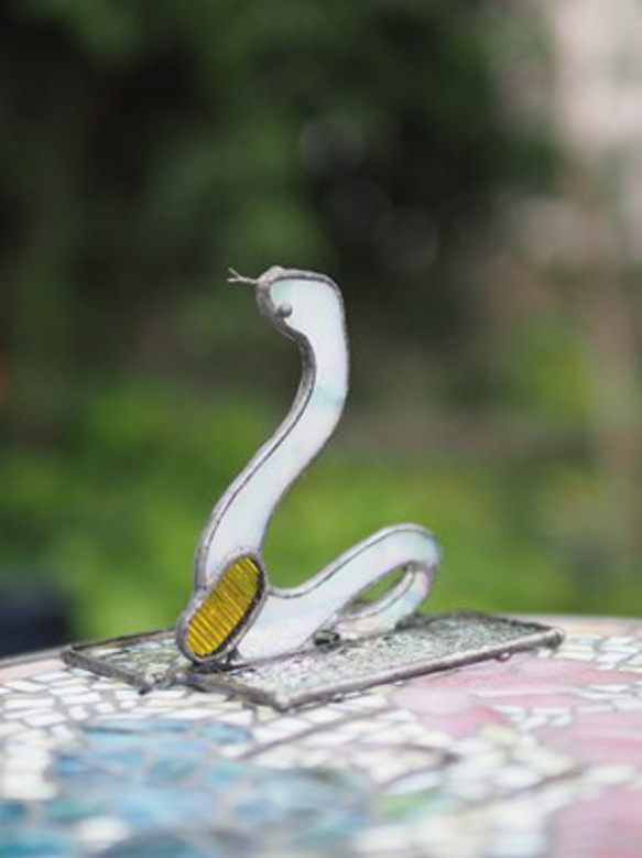 干支シリーズ「巳」ステンドグラス、白蛇、置物、ガラス、巳年 10枚目の画像