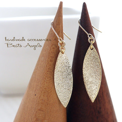 フォッシルコーラル ピンク花 2-3.5億年前の有機宝石 耳飾り ピアス