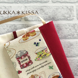 【M】新書、少年少女コミック、児童文庫用ブックカバー　紅茶の時間 (生成り、チェリーレッド/綿麻) 1枚目の画像