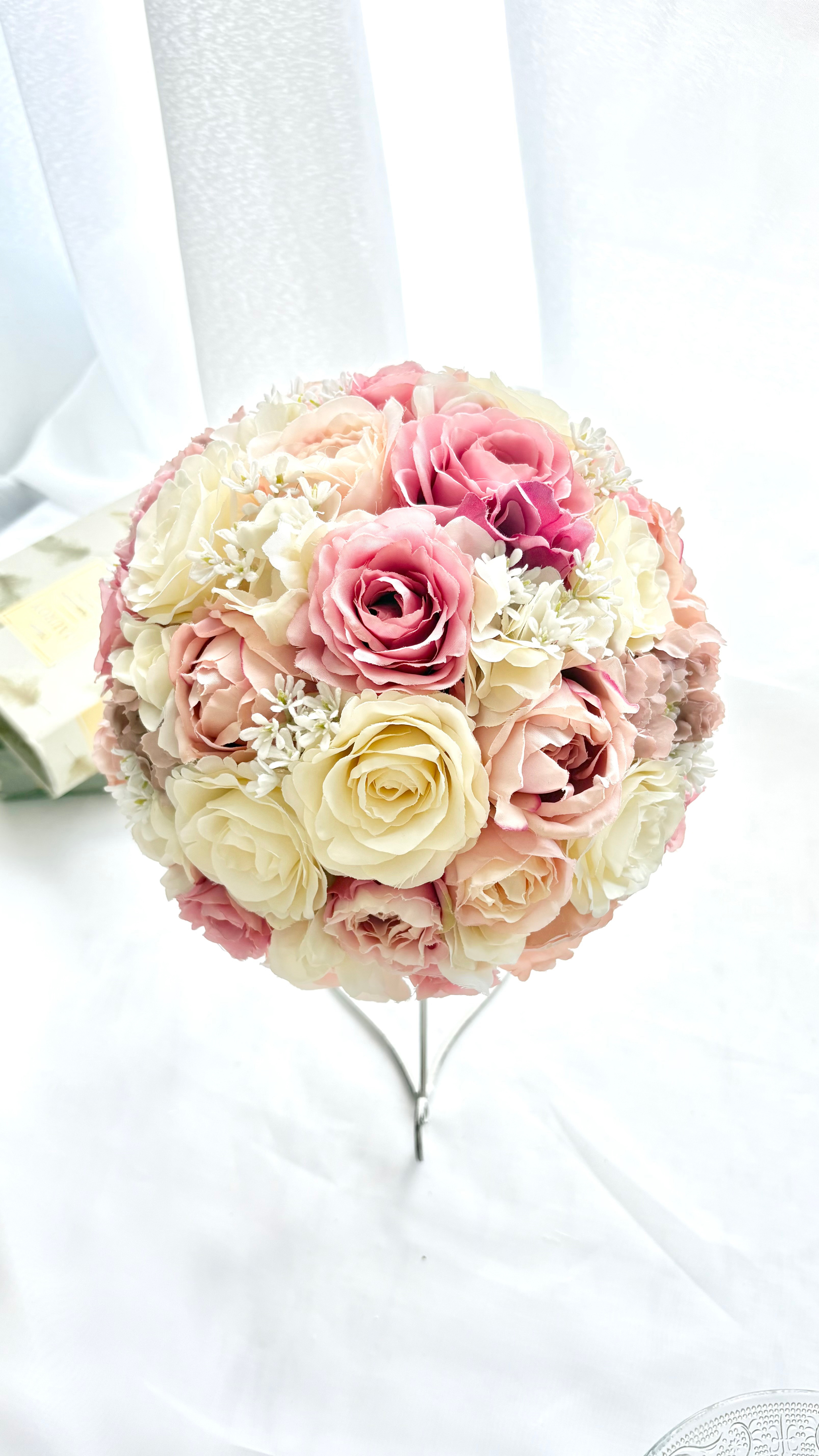 【ブートニア込】ピンクベージュのラウンドブーケ/アーティフィシャルフラワー/ローズ/ウェディング