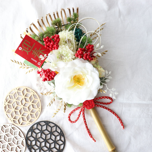 お正月ハンドメイト2025】お正月飾り～赤椿・白椿の熊手（アーティ