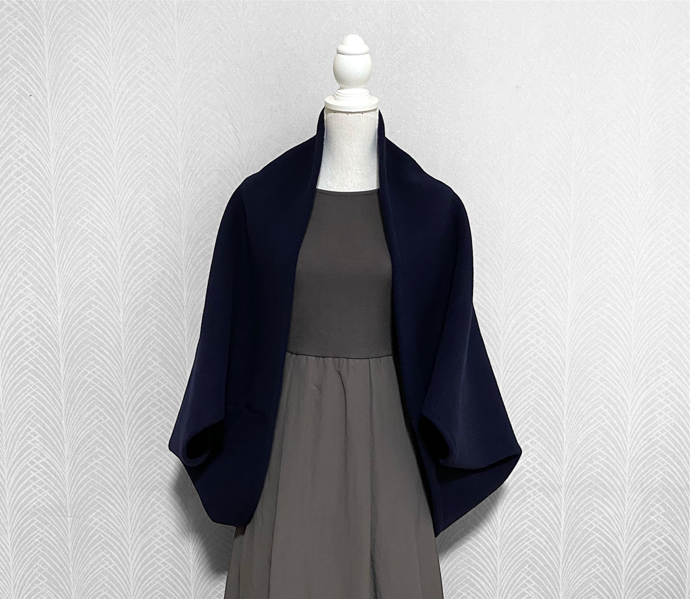 厚手ウールモッサ◇ネイビー◇マーガレットカーディガン 4,536円