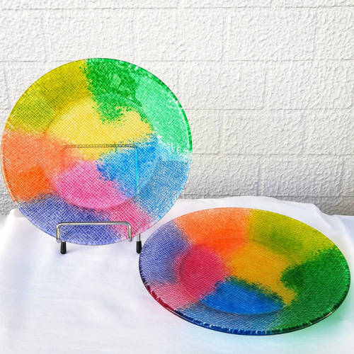 カラフルなクリスタルプレート レインボー・虹色のガラスプレート・デザート皿・中皿（19cm） 中皿