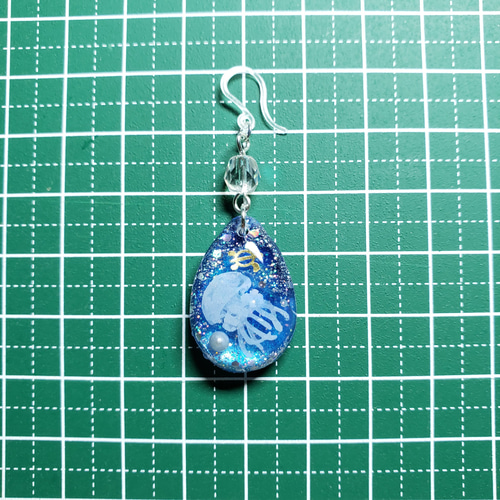 No.1152-C クラゲ☆亀(ホヌ)☆海ピアス・イヤリング(しずく型 