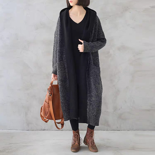 バイカラーの切り替えで重ね着風コーデ♪フード付きガウンカーディガン