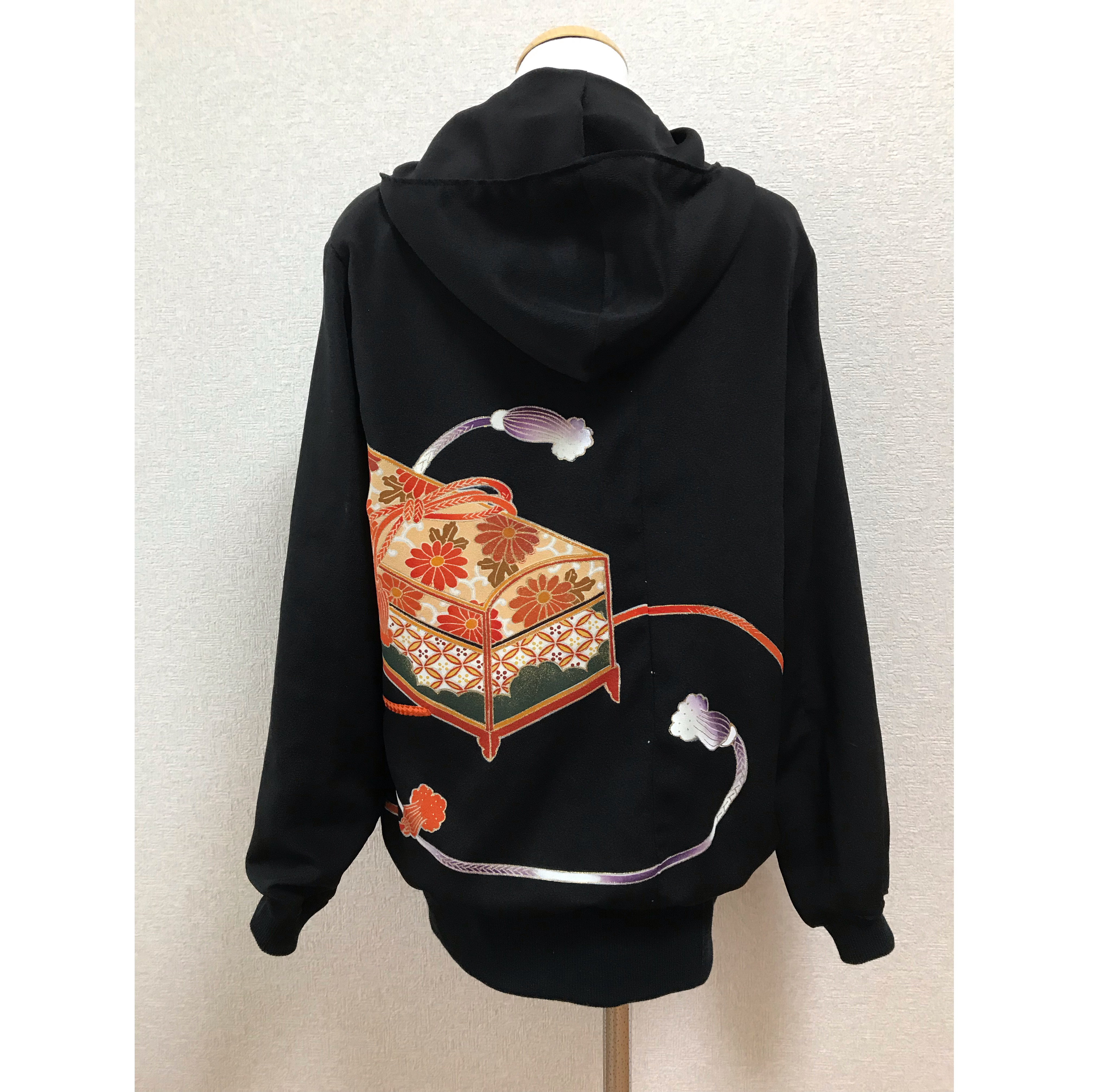 82☆黒留袖☆着物リメイク ☆レディースM☆ブルゾンパーカー