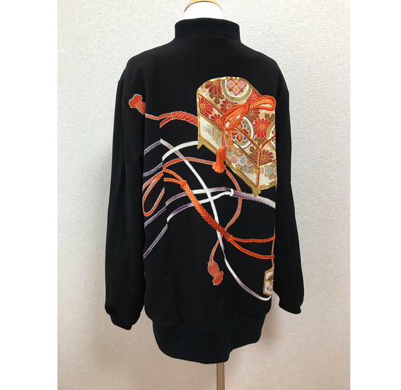 83☆黒留袖☆着物リメイク ☆メンズM☆ブルゾン☆スカジャン 