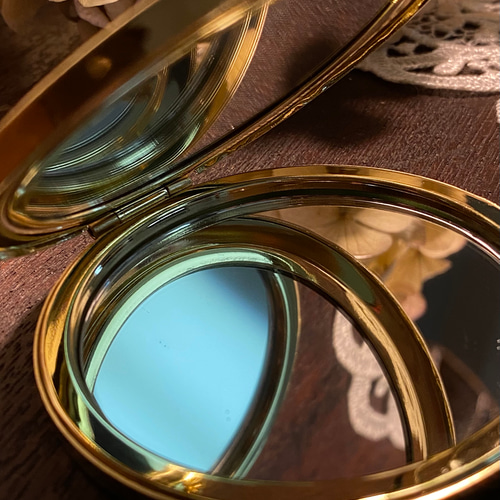 ハンドメード刺繍デザインの円形ミラー ハンドメード刺繍デザインの円形ミラー