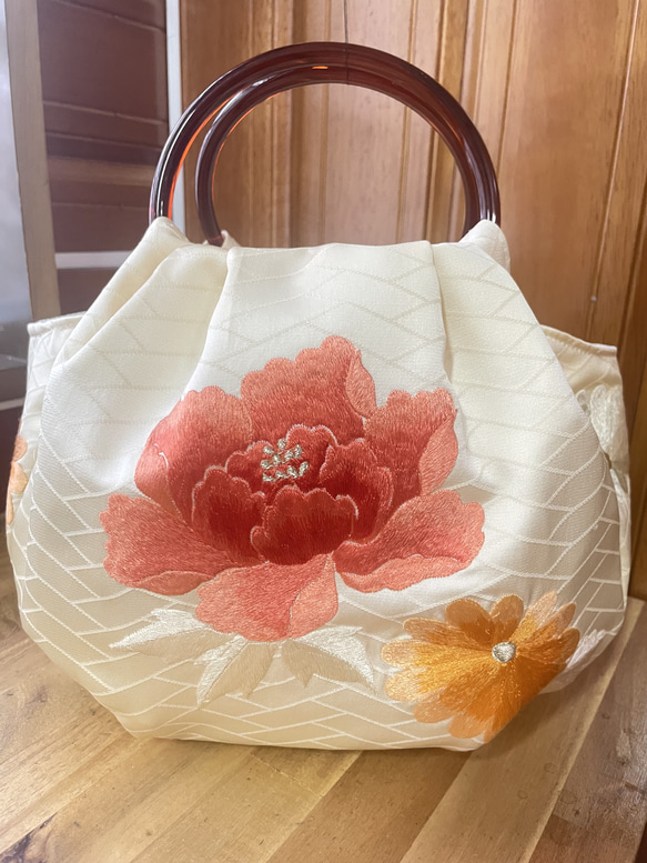着物リメイクのまんまる可愛い手提げバッグ 刺繍入り ハンドバッグ