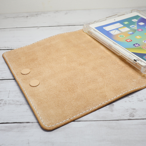 入手困難✨ ブルネロクチネリ ipadケース レザー 本革 スウェード ベージュ 入手困難✨ ブルネロクチネリ ipadケース レザー 本革 スウェード ベージュ