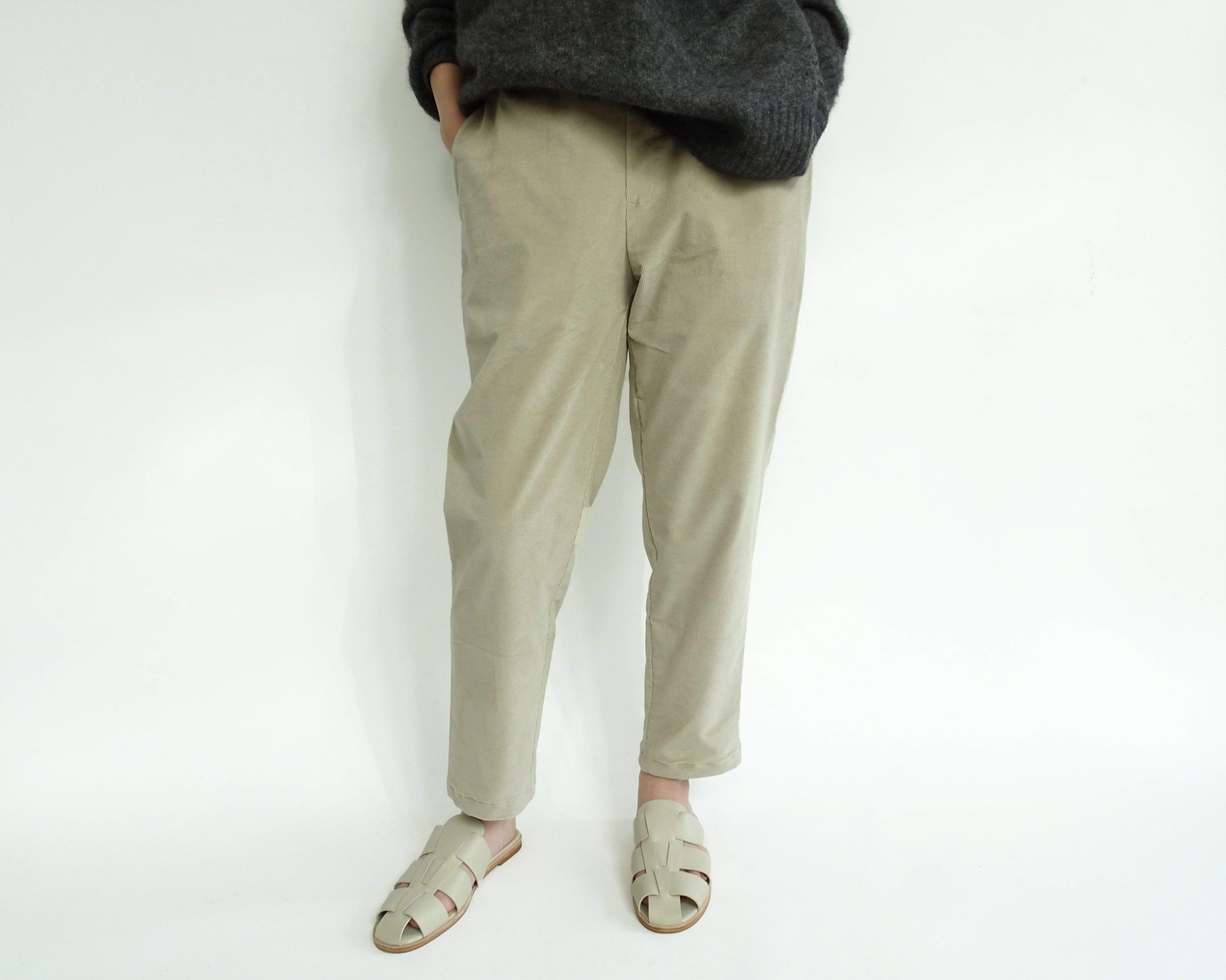 こだわり9分丈細コーディロイテーパードパンツ＜ミルクティー＞