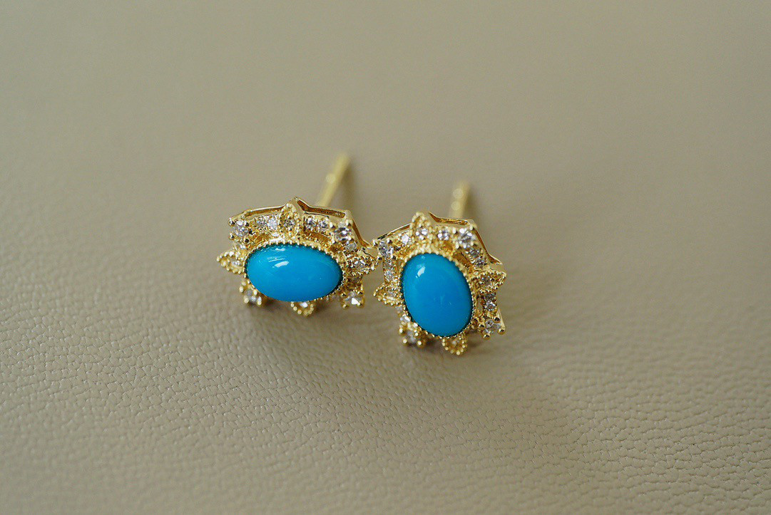 「眠り姫」K18ゴールド　成功・繁栄・健やかな体・旅の安全　12月の誕生石　アリゾナトルコ石　ターコイズ　ピアス