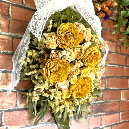 黄色い薔薇 Amazon | 【バラ苗】 サハラ'98 （大輪CL） 国産苗 大苗 6号