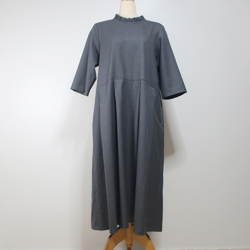 秋冬春まで【入学式・卒業式にも】❣️ウールのフリル襟ワンピース