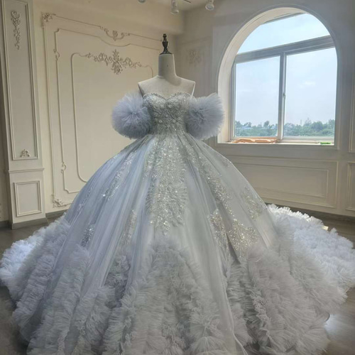 絶対後悔しない！カラードレス 可愛い プリンセスライン ボリューム 胸