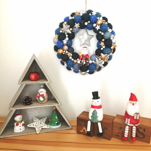 キラキラ輝くお星様と毛糸玉のブルークリスマスリース(Lサイズ