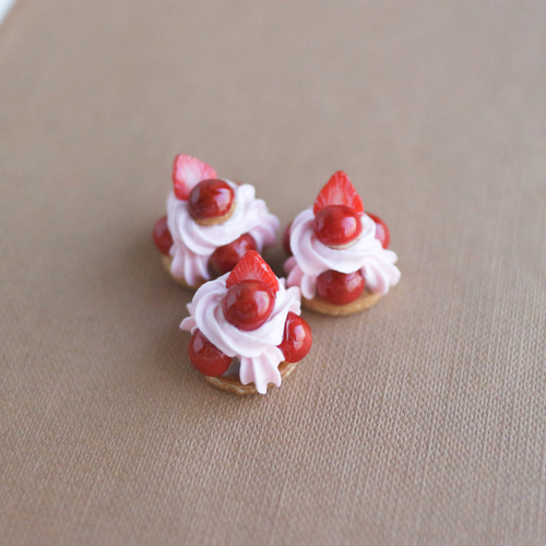 サントノレ シュー いちご ピアス St-Honoré 片耳 ピアス