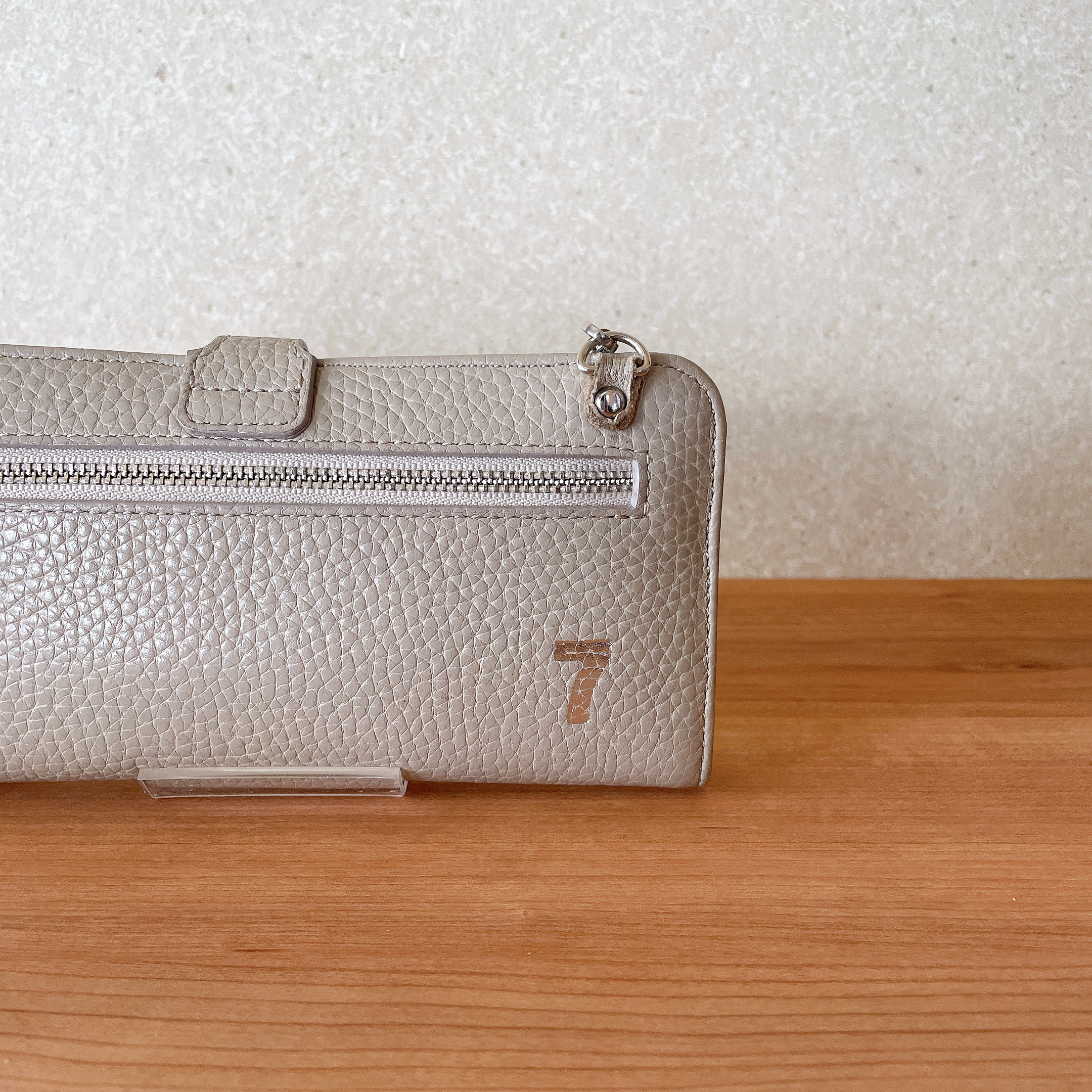 スマホも入るお財布ポシェット　球団カラーに背番号を入れて　毎日持てる大人の推し活