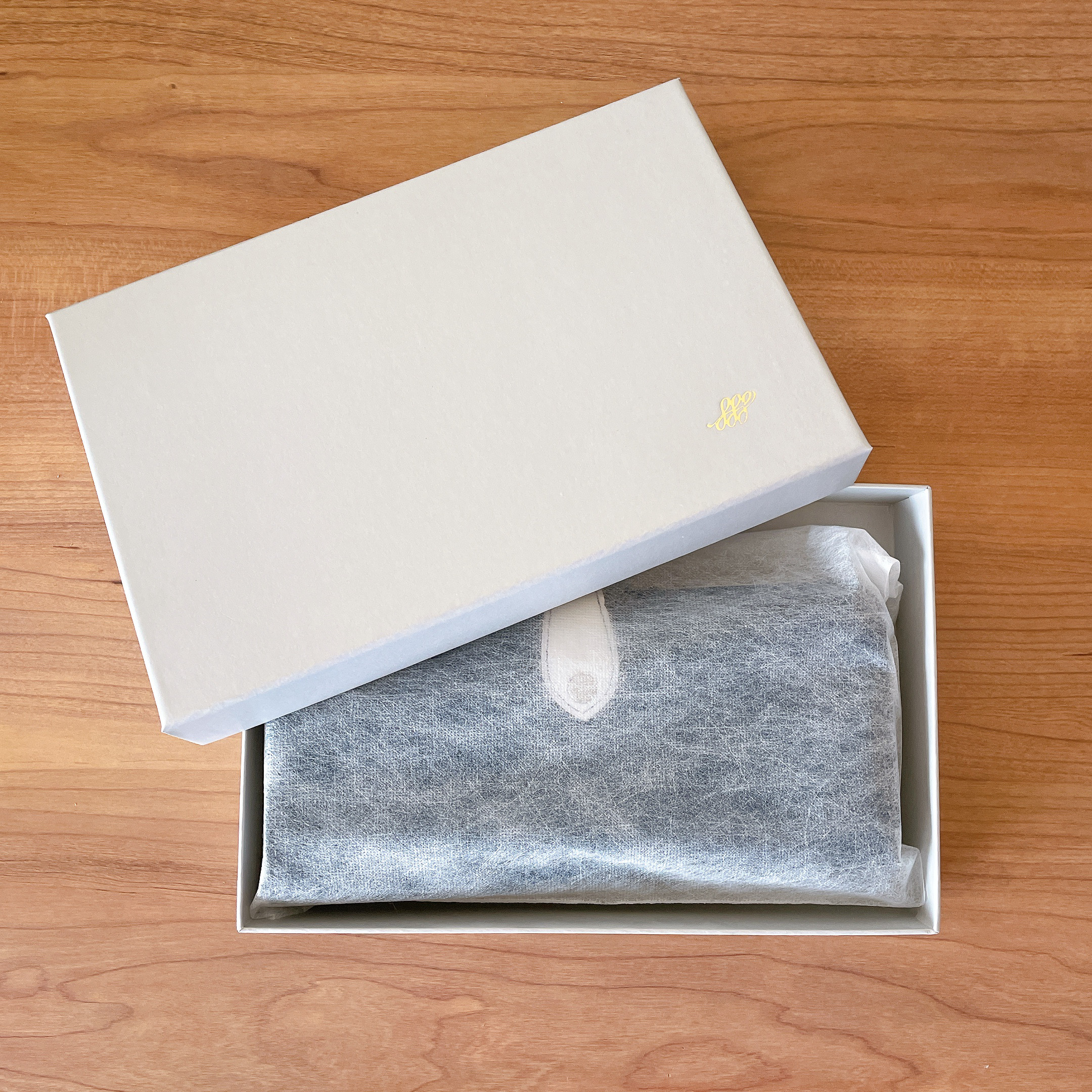 スマホも入るお財布ポシェット　球団カラーに背番号を入れて　毎日持てる大人の推し活