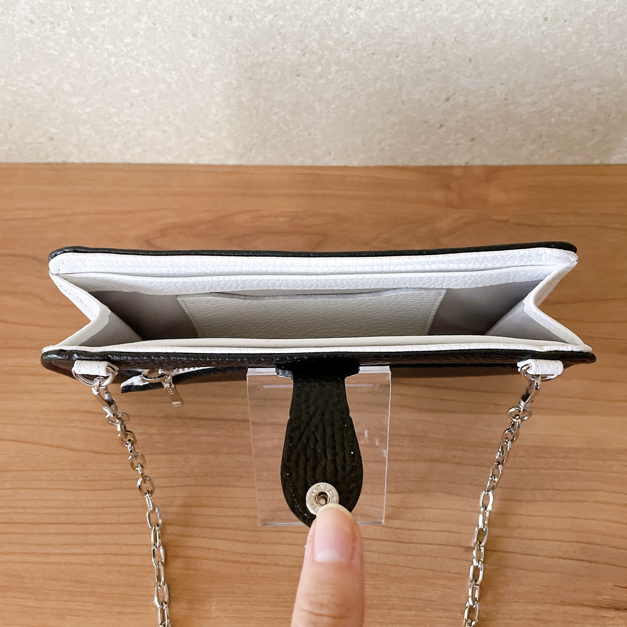 スマホも入るお財布ポシェット　球団カラーに背番号を入れて　毎日持てる大人の推し活