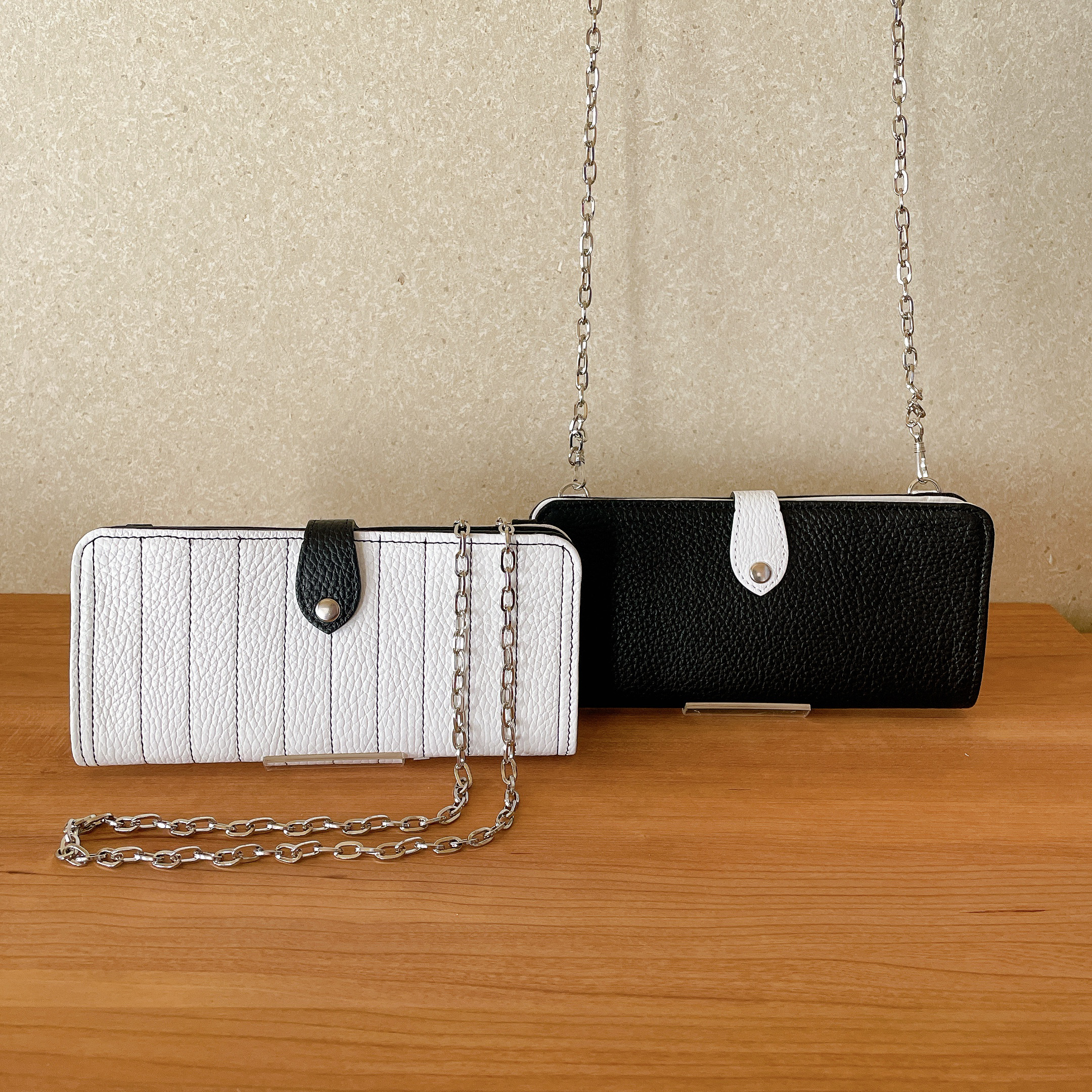 スマホも入るお財布ポシェット　球団カラーに背番号を入れて　毎日持てる大人の推し活