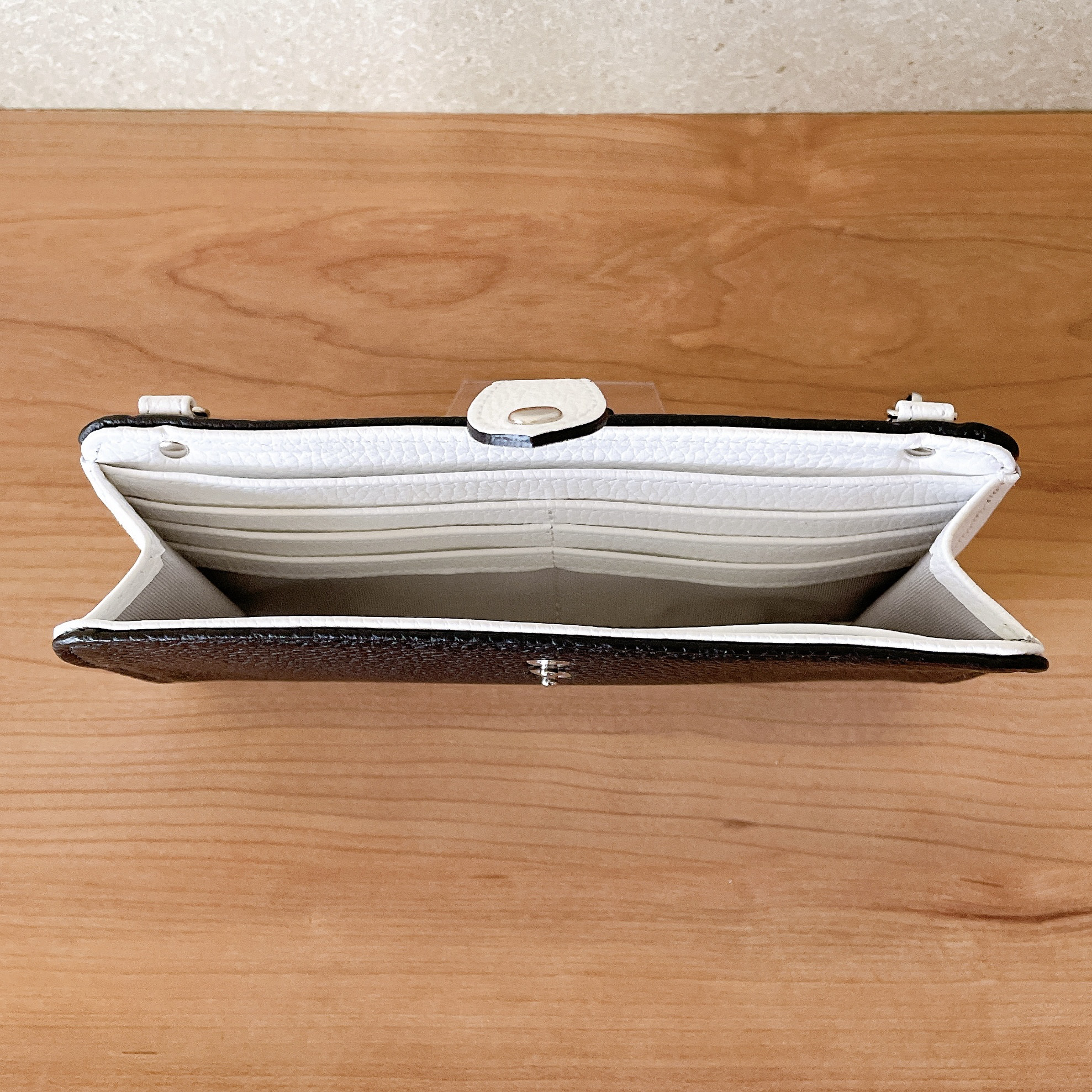 スマホも入るお財布ポシェット　球団カラーに背番号を入れて　毎日持てる大人の推し活