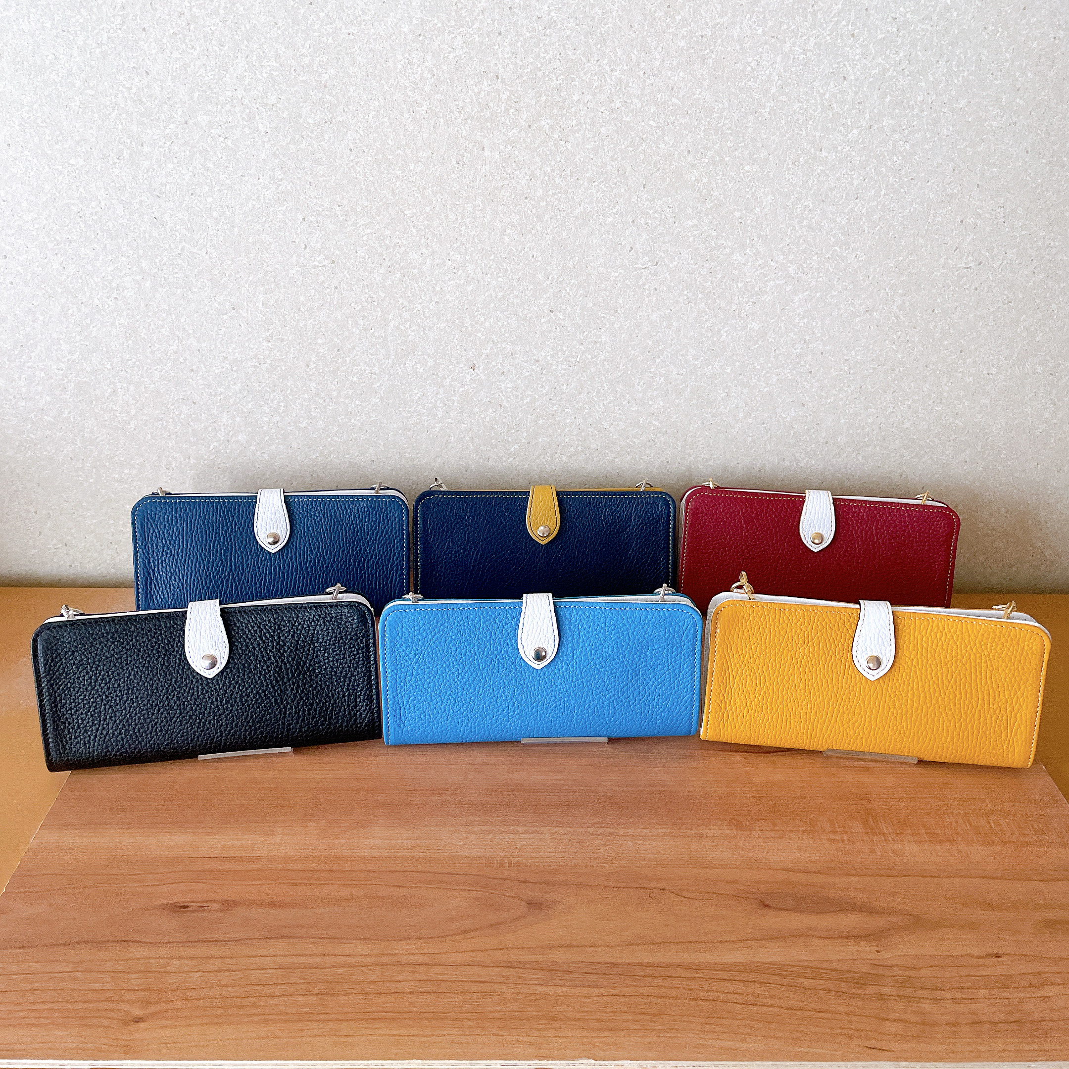 スマホも入るお財布ポシェット　球団カラーに背番号を入れて　毎日持てる大人の推し活