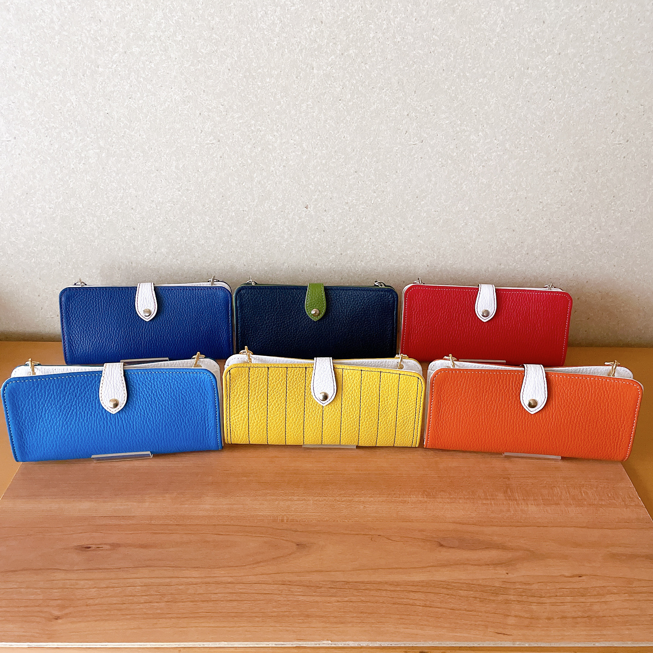 スマホも入るお財布ポシェット　球団カラーに背番号を入れて　毎日持てる大人の推し活