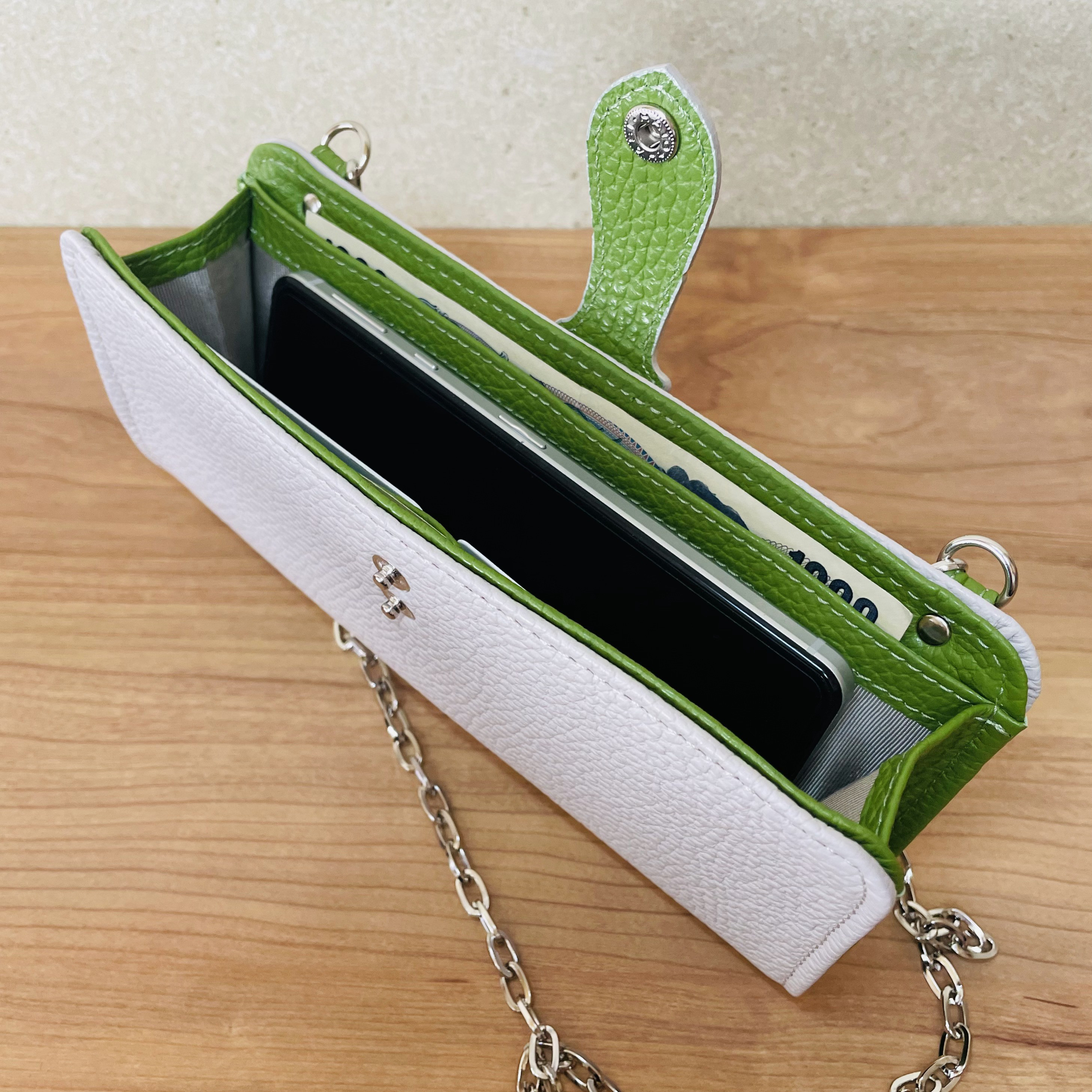 スマホも入るお財布ポシェット　球団カラーに背番号を入れて　毎日持てる大人の推し活