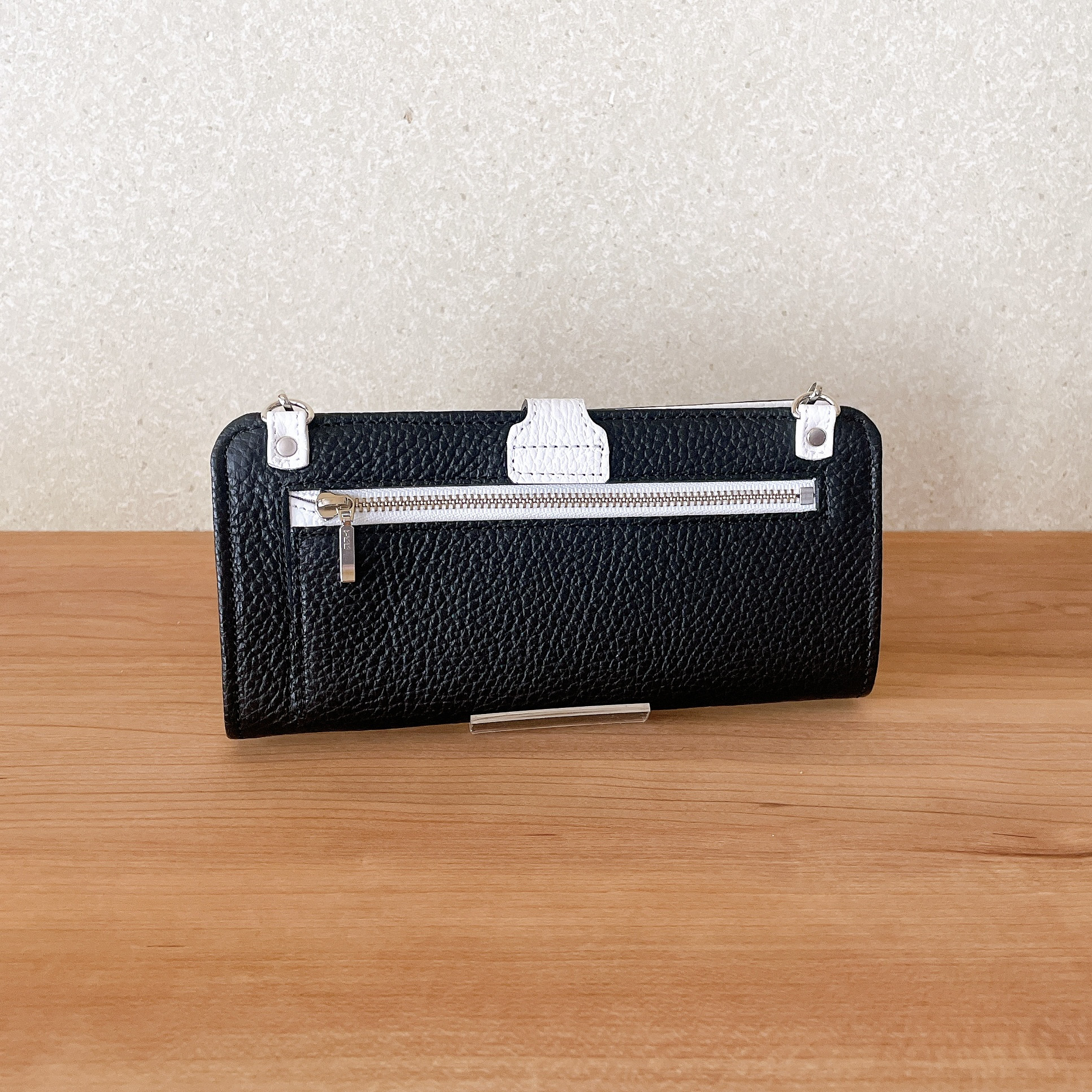 スマホも入るお財布ポシェット　球団カラーに背番号を入れて　毎日持てる大人の推し活