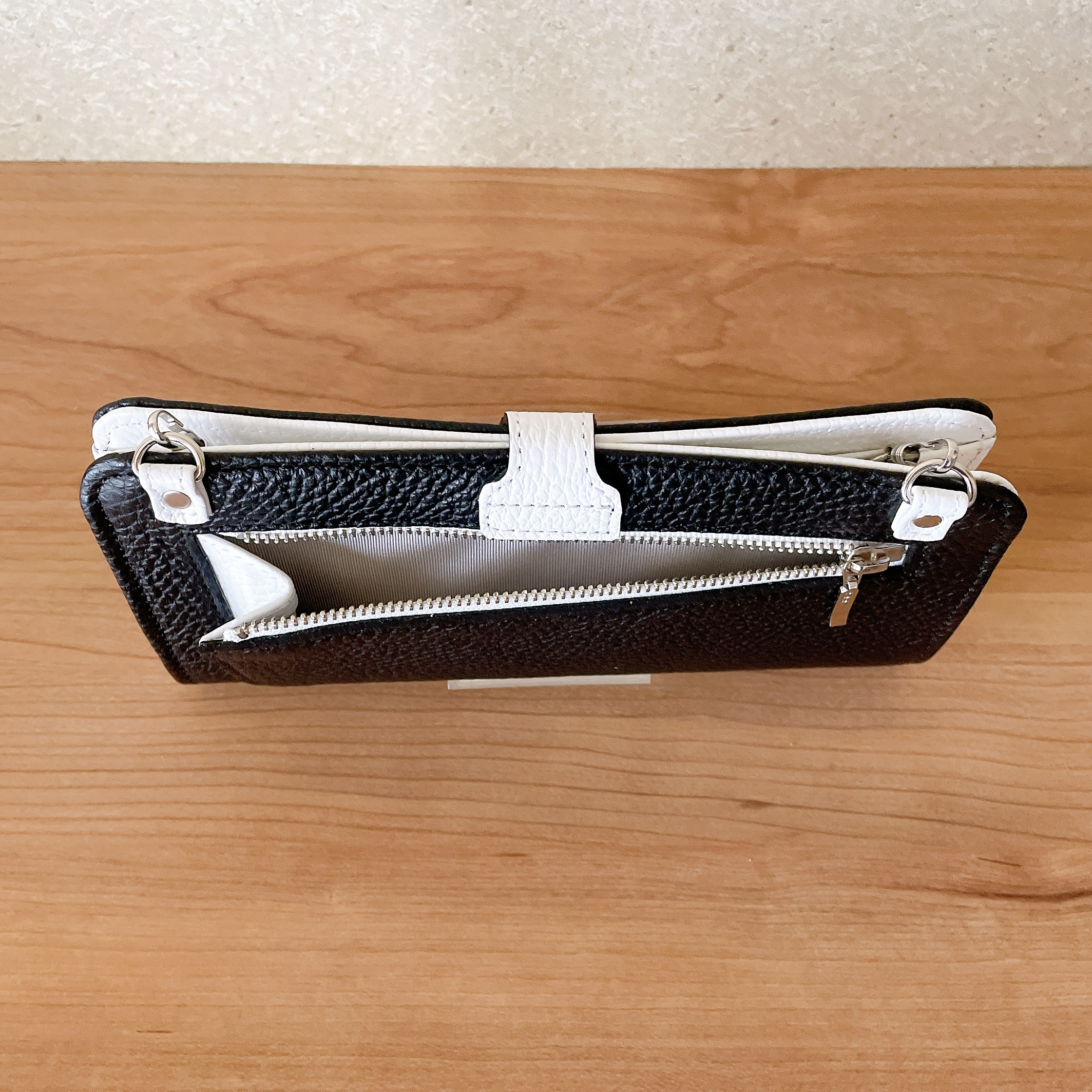 スマホも入るお財布ポシェット　球団カラーに背番号を入れて　毎日持てる大人の推し活