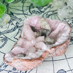 【希少】 ピンクアメジスト✨　クラスター　ラフストーン　ジオード　カルサイト共生 94feaa29f6457b28936e1ae8a6d5ba