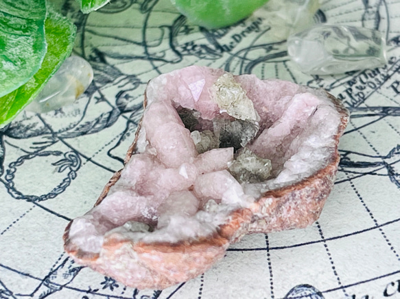 カルサイト共生 フラワーピンクアメジスト ジオード 原石 クラスター