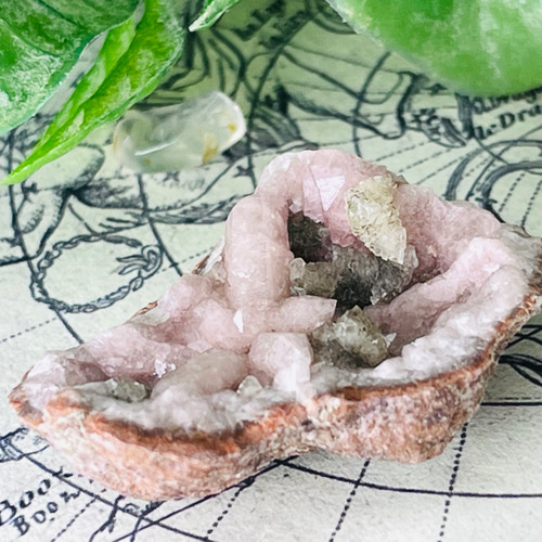 カルサイト共生 フラワーピンクアメジスト ジオード 原石 クラスター