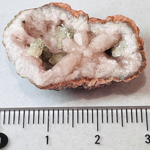 カルサイト共生 フラワーピンクアメジスト ジオード 原石 クラスター