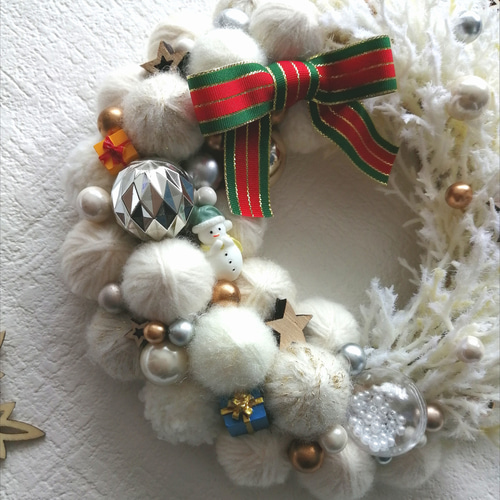 再販〜 雪で遊ぼう♡毛糸玉のホワイトクリスマスリース(Мサイズ